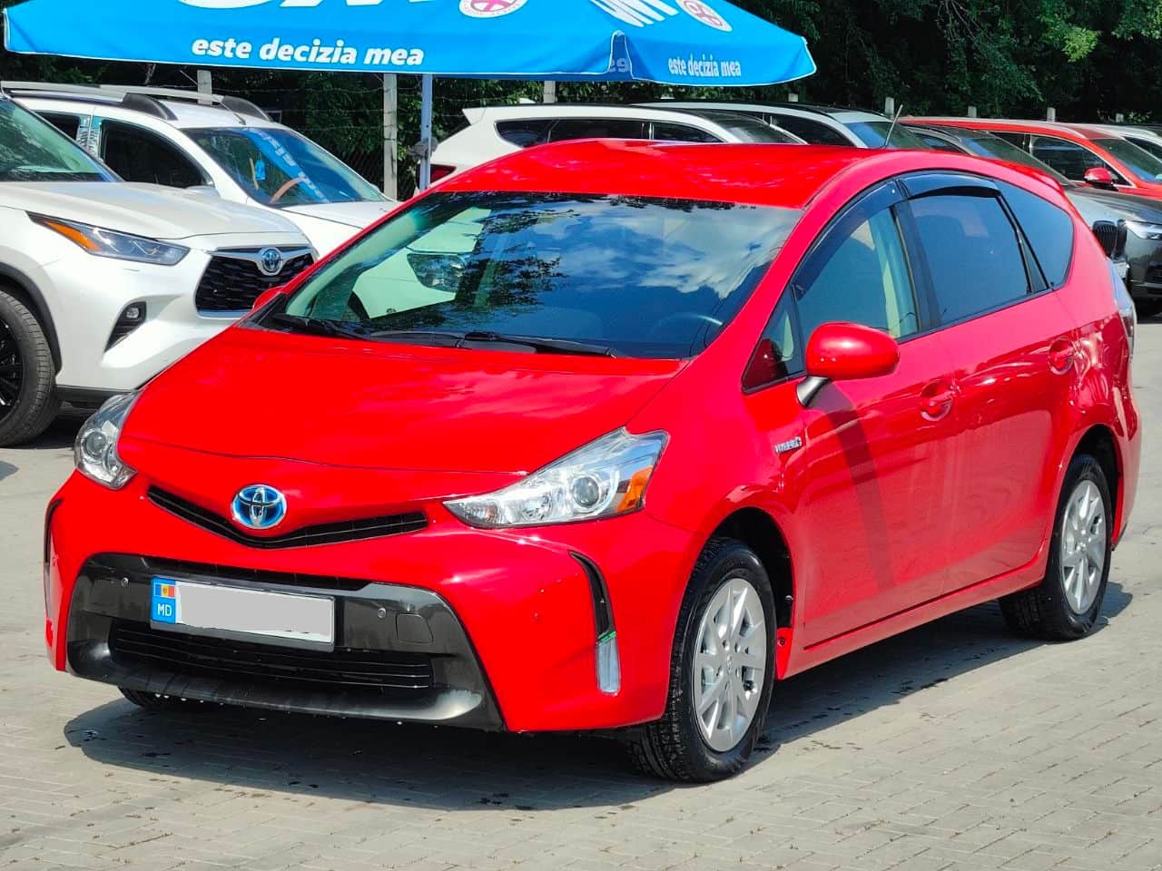 2015 Toyota Prius Plus / V