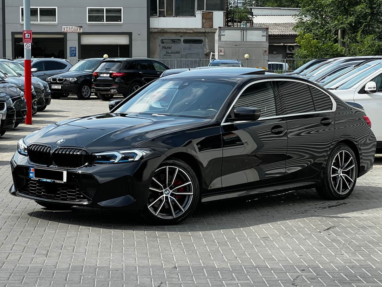 BMW 330 2019
