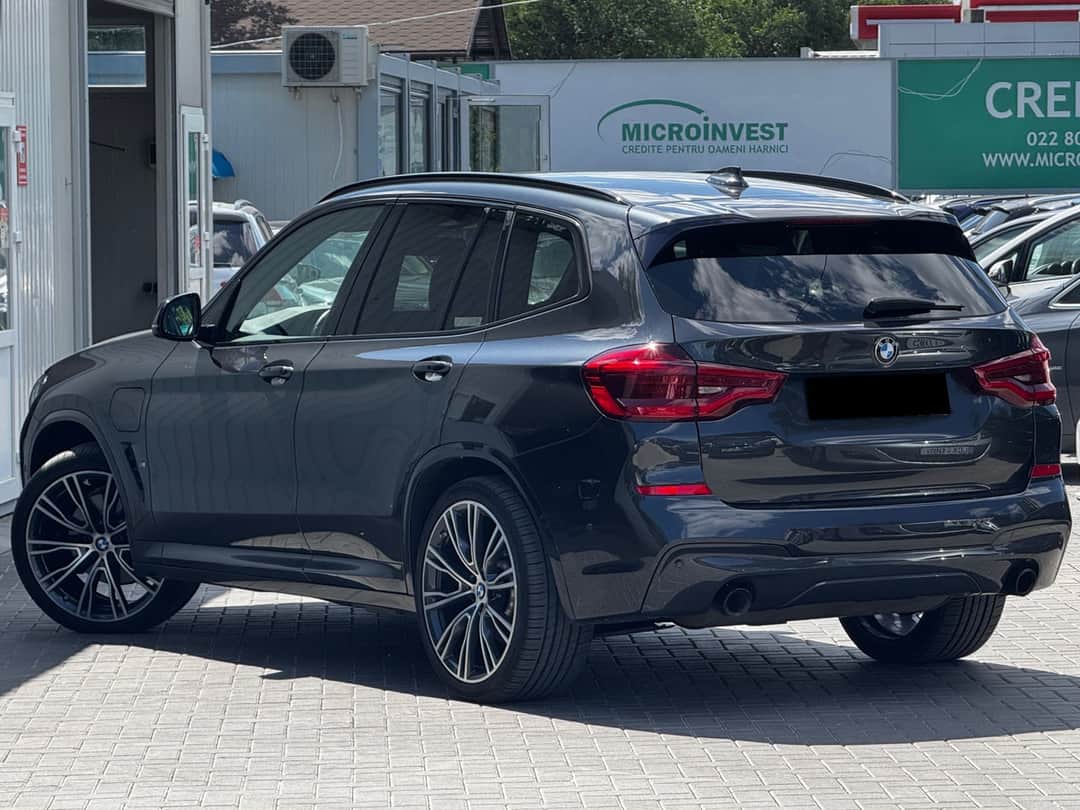 BMW X3 3.0e 2