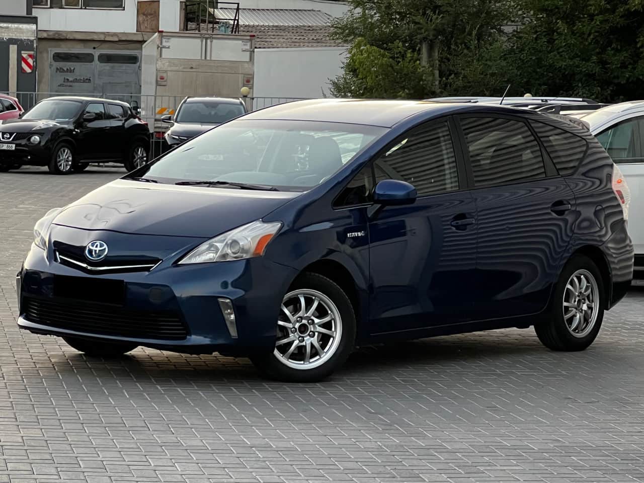 2012 Toyota Prius Plus / V