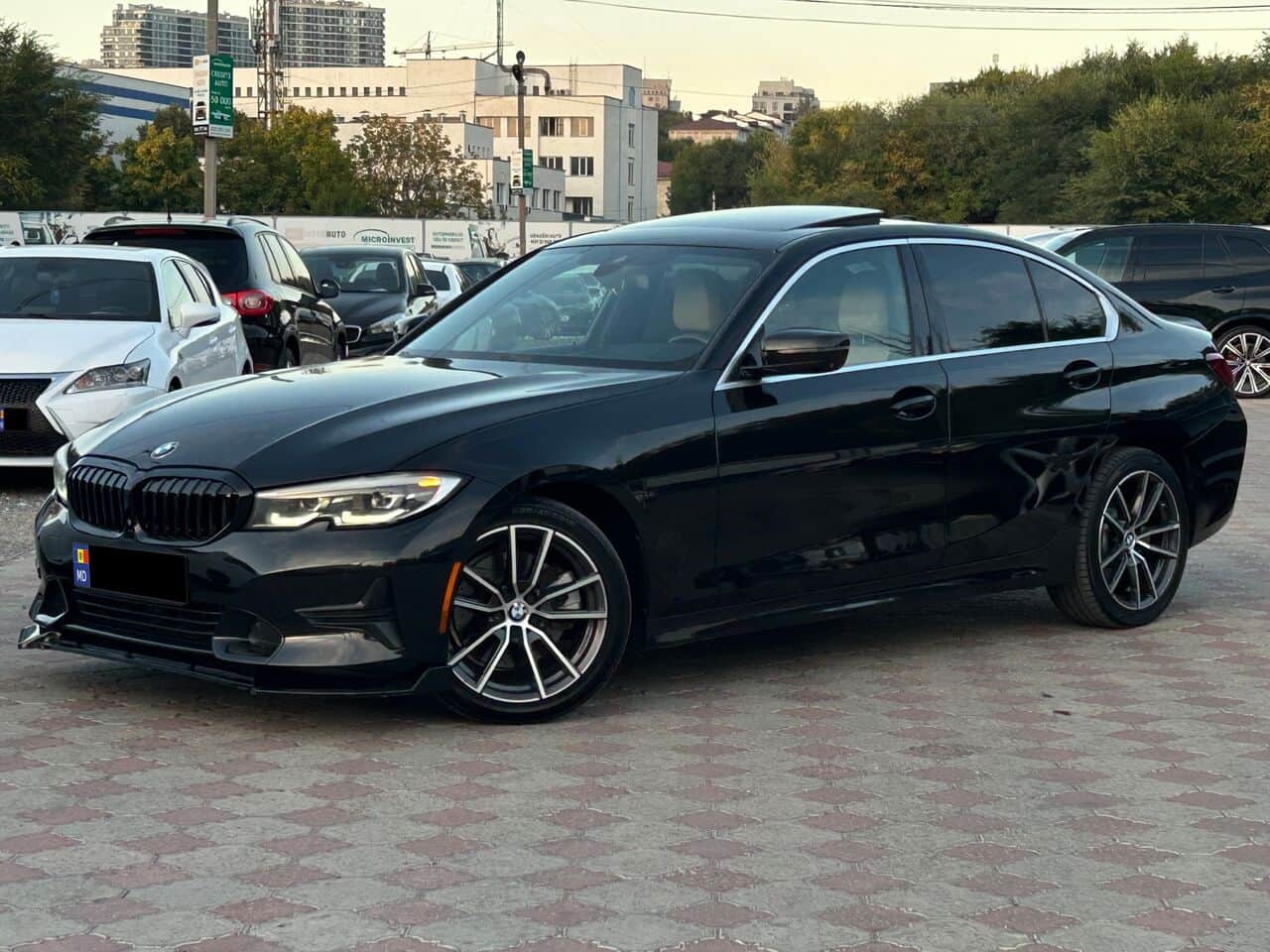 BMW 330 2019