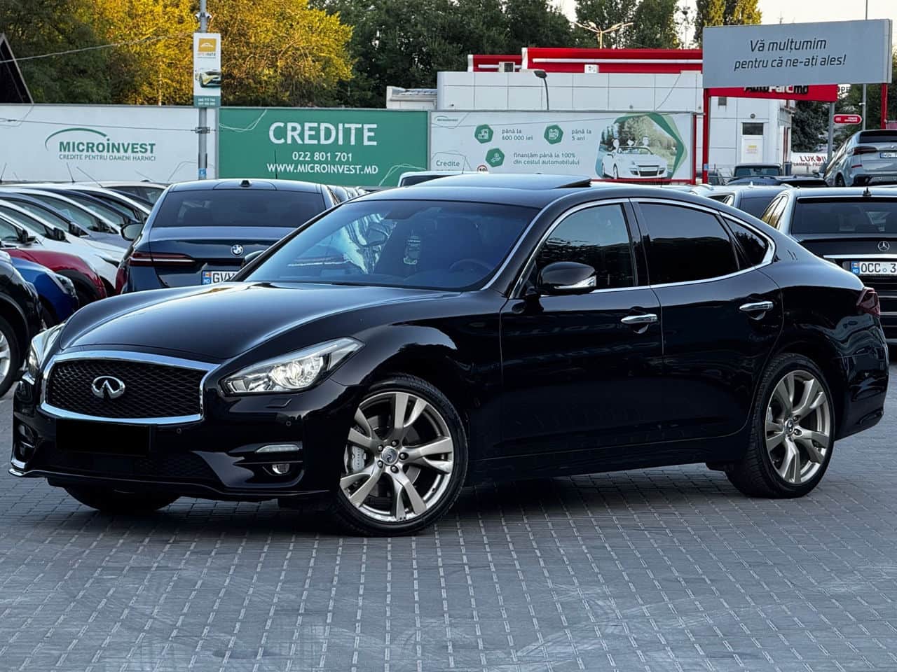 Infiniti Q70 2015