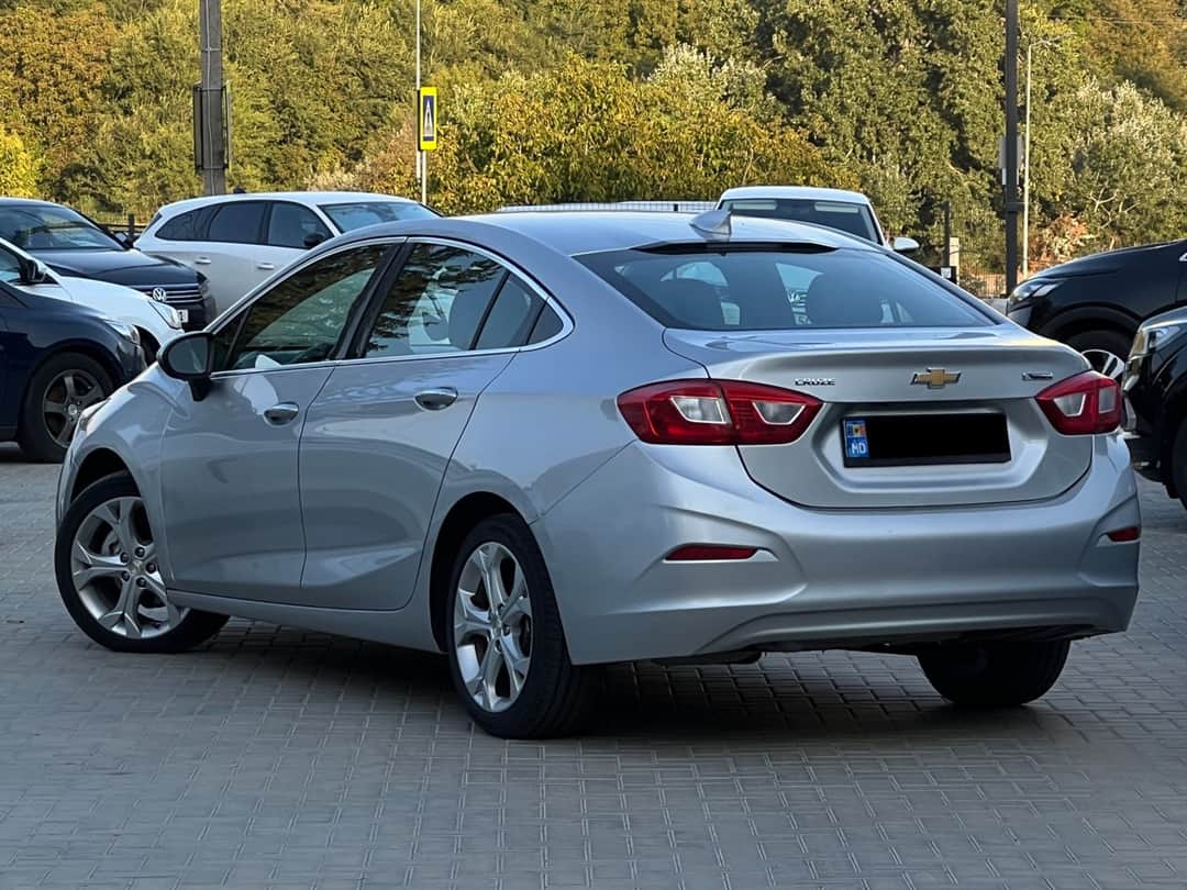 Chevrolet Cruze 4