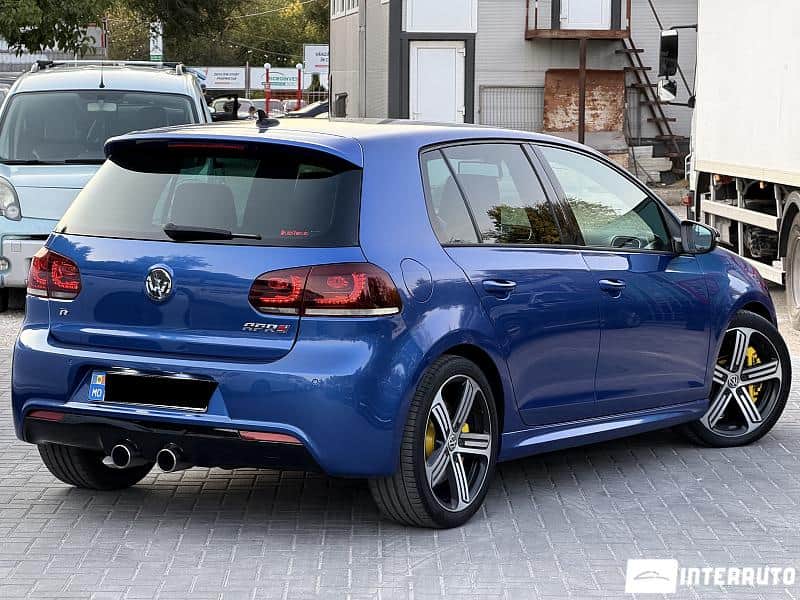 Volkswagen Golf R 2