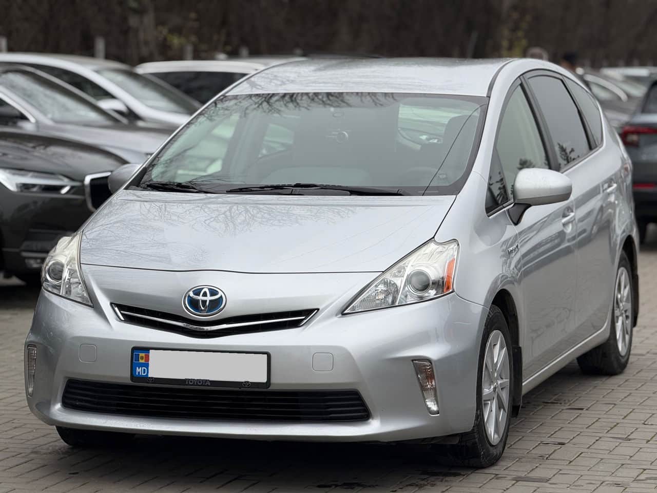 Toyota Prius Plus / V 2012