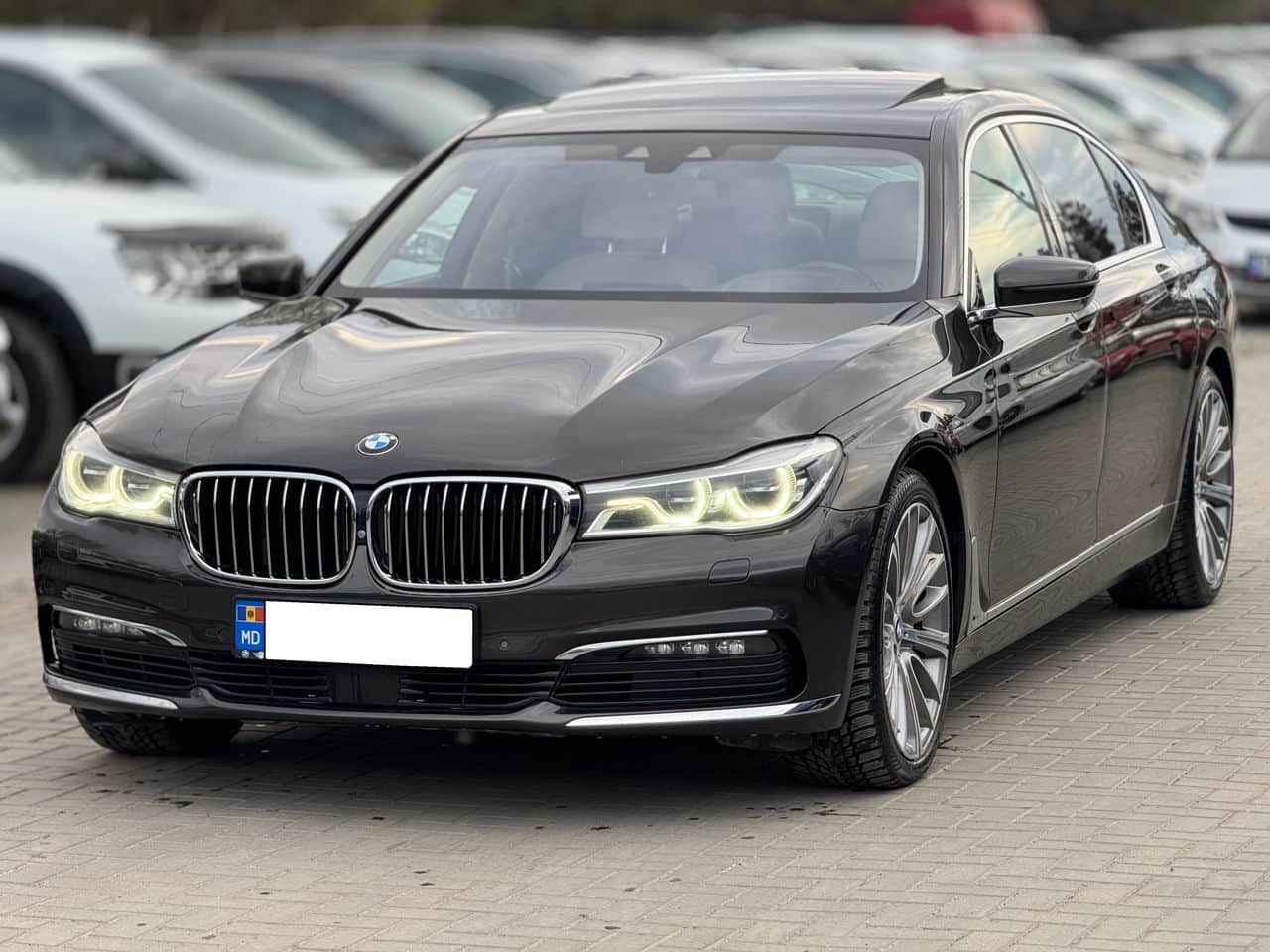 BMW 750 2016