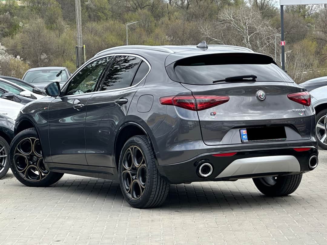 Alfa Romeo Stelvio Ti 4