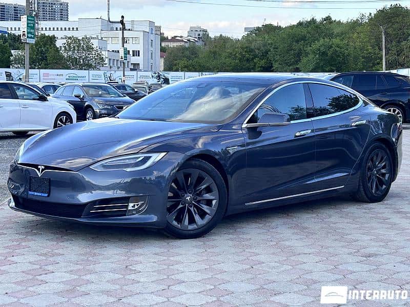 Tesla Model S 2016