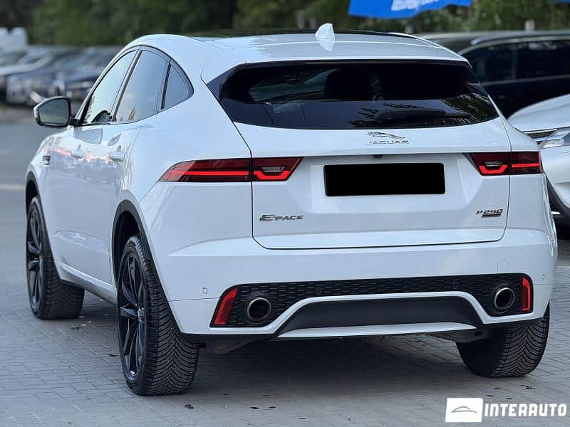 Jaguar E-Pace 4