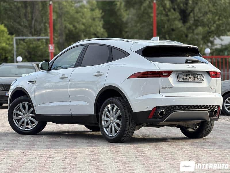 Jaguar E-Pace 3