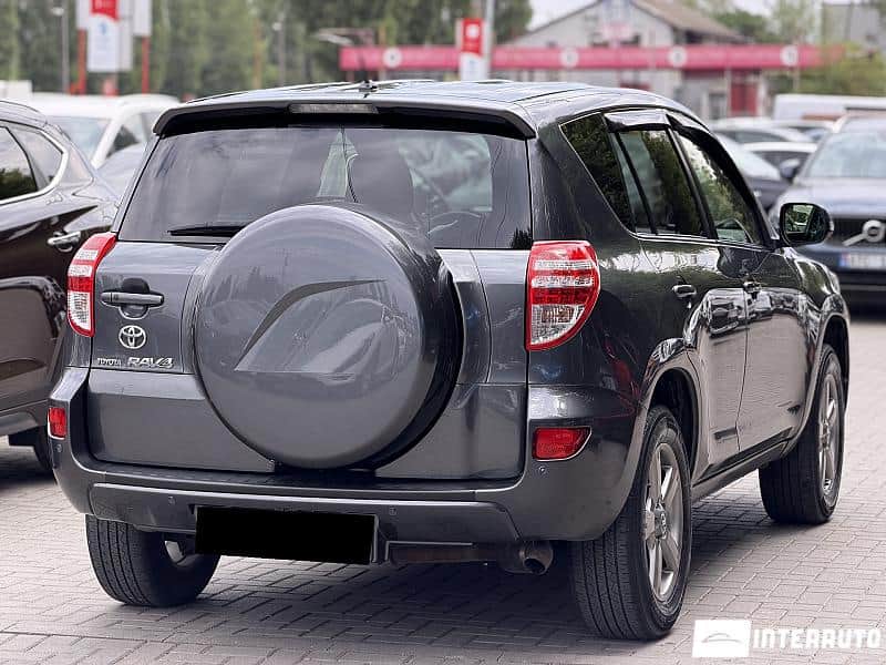 Toyota Rav-4 2