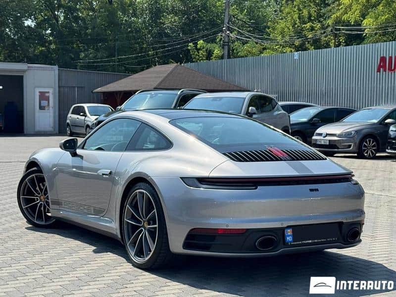 Porsche 911 Carrera 4