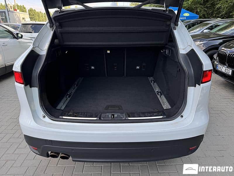 Jaguar F-Pace 5
