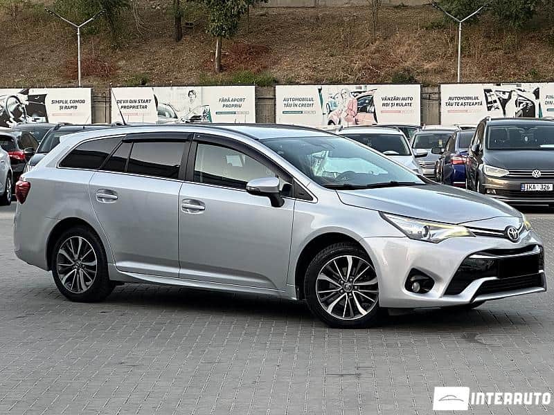 Toyota Avensis 2015