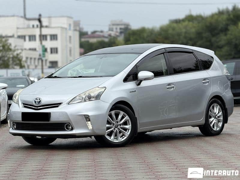 Toyota Prius Plus / V 2013