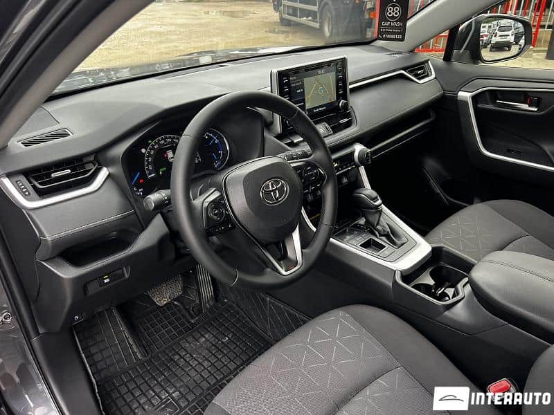 Toyota Rav-4 5