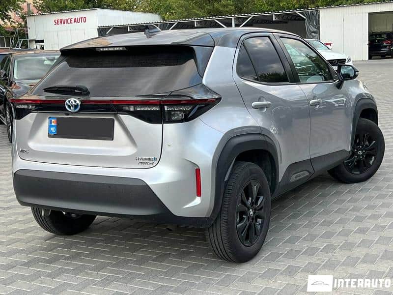Toyota Yaris Cross 4