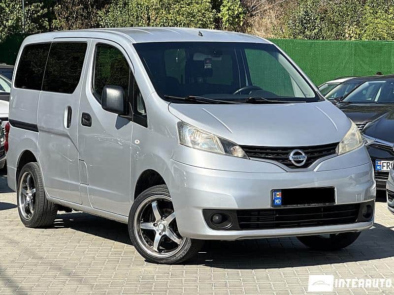 Nissan NV200 2011