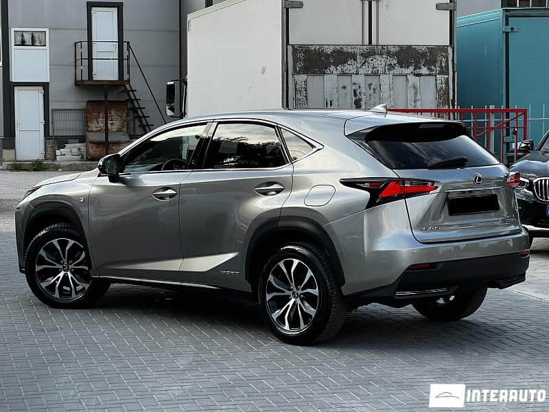 Lexus NX 300H 4