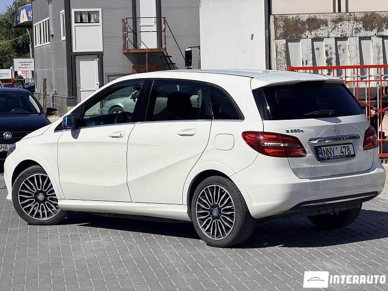 Mercedes B 250E 2