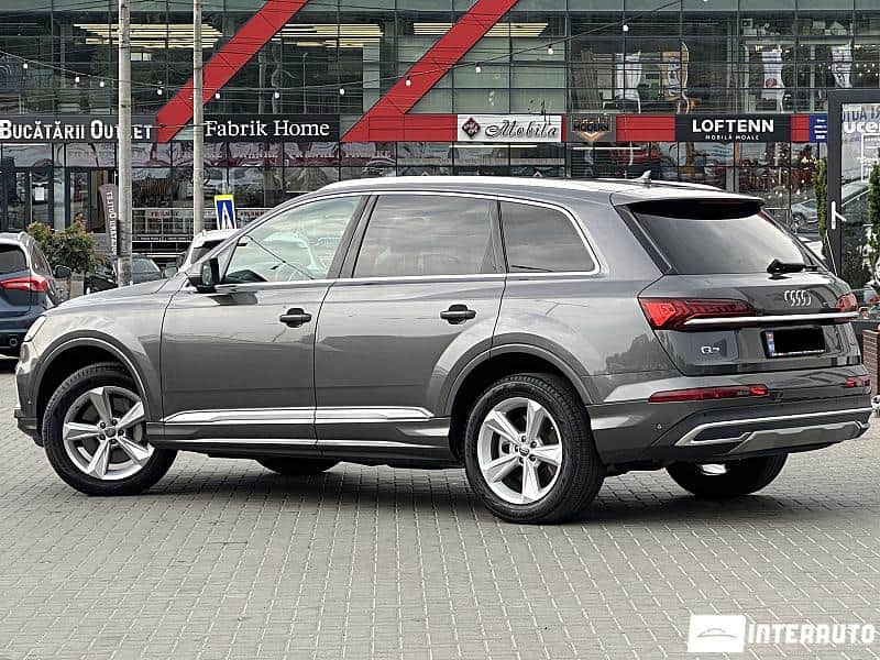 Audi Q7 4