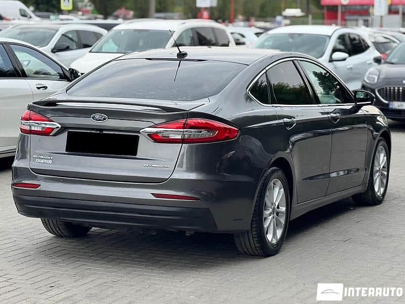 Ford Fusion 2