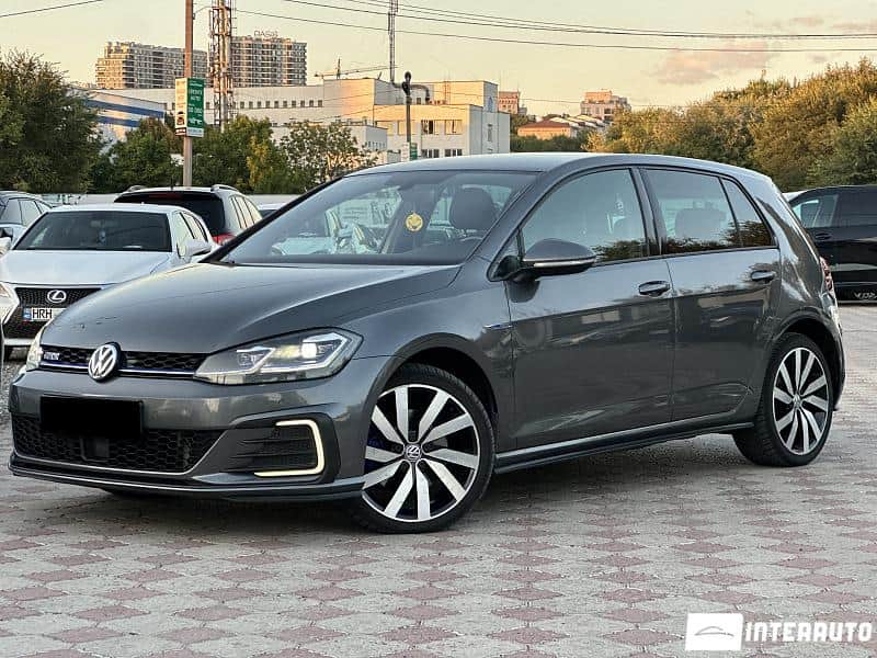 2018 Volkswagen Golf GTE