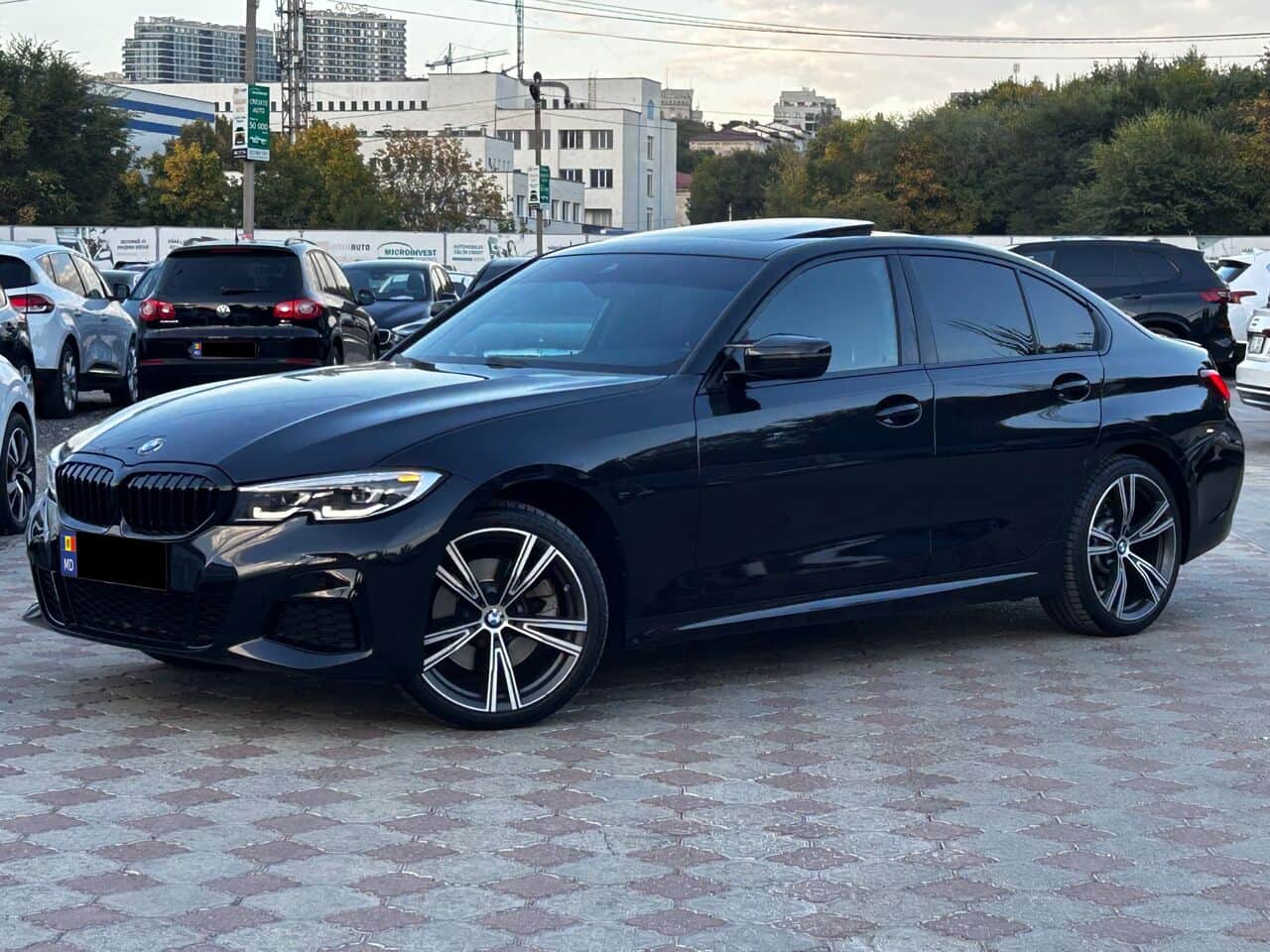 2021 BMW 330 — Foto 1