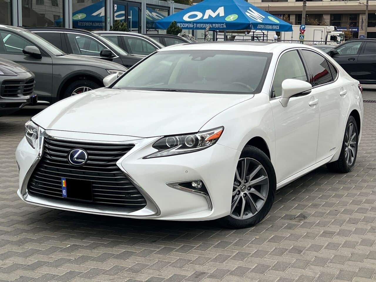2017 Lexus ES 300h — Foto 1