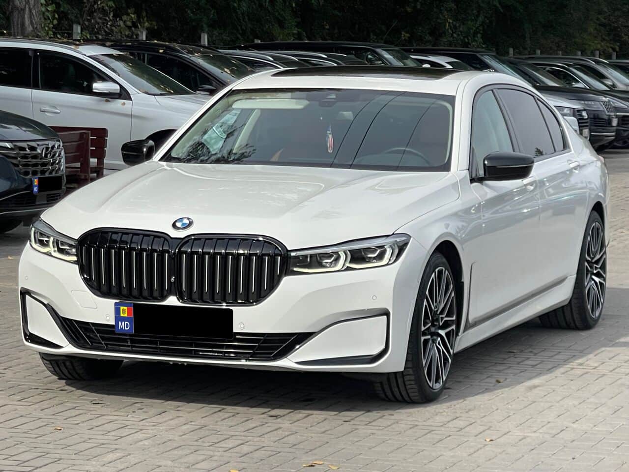 2021 BMW 740 — Foto 1