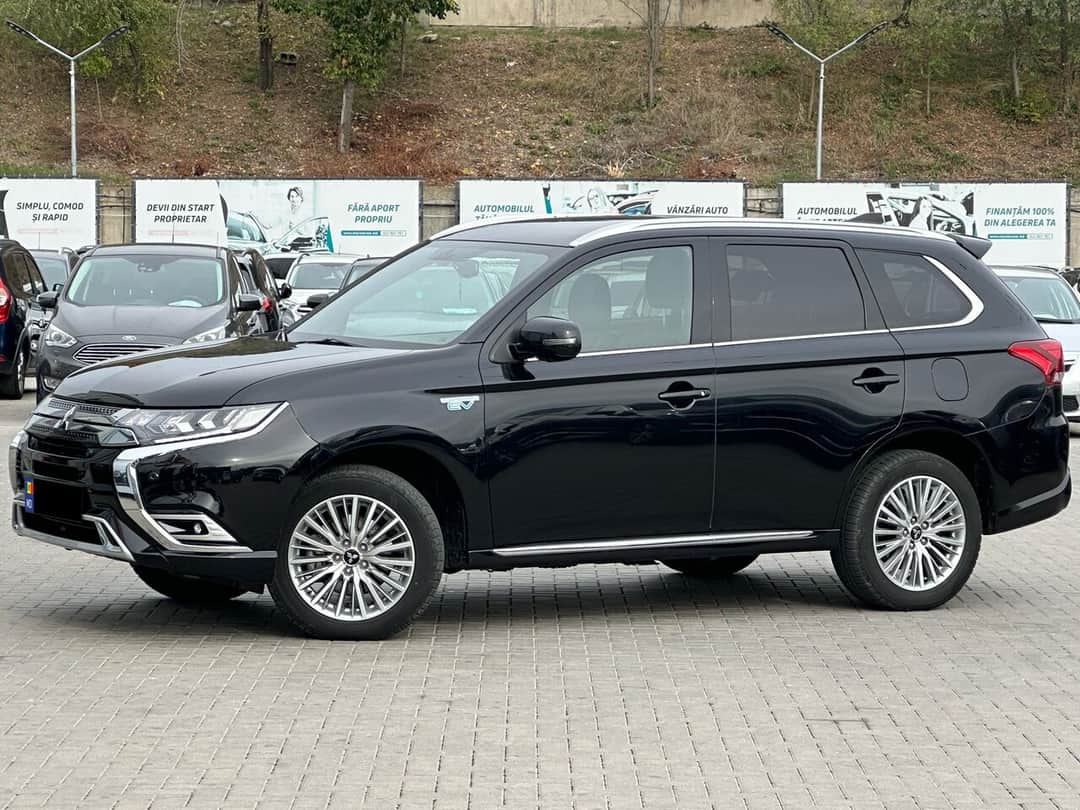 Mitsubishi Outlander 2