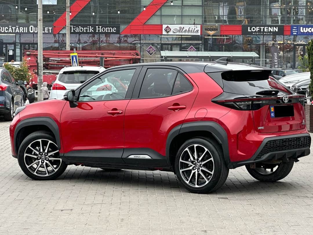 Toyota Yaris Cross 4