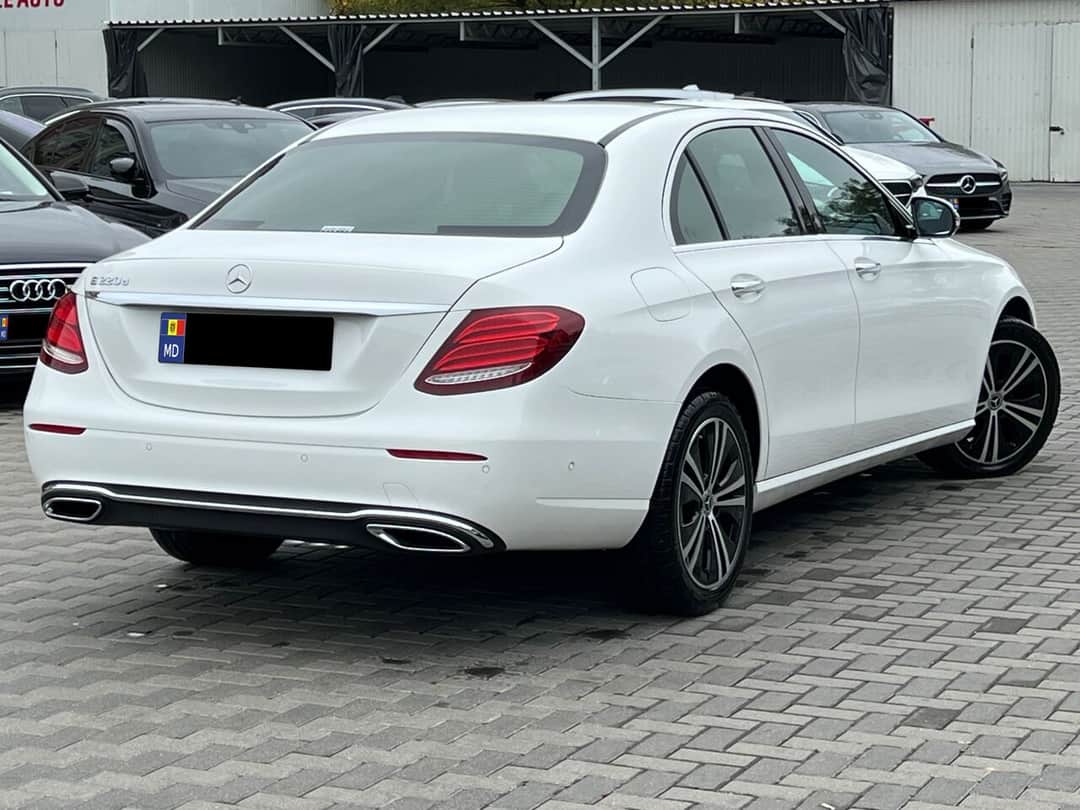 Mercedes E 220 3