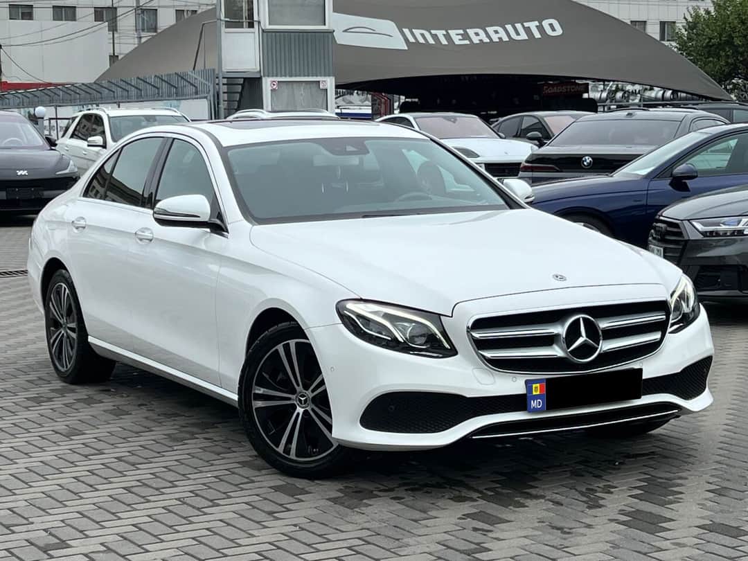 Mercedes E 220 2