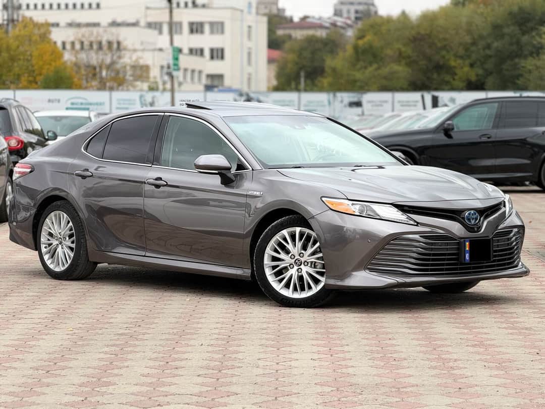 Toyota Camry 2