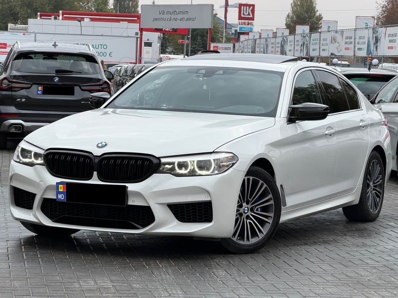 2019 BMW 530