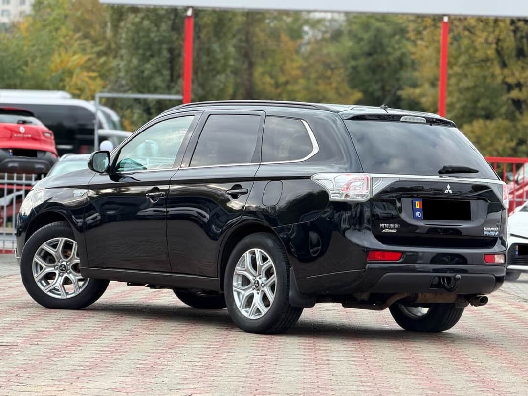 Mitsubishi Outlander 3