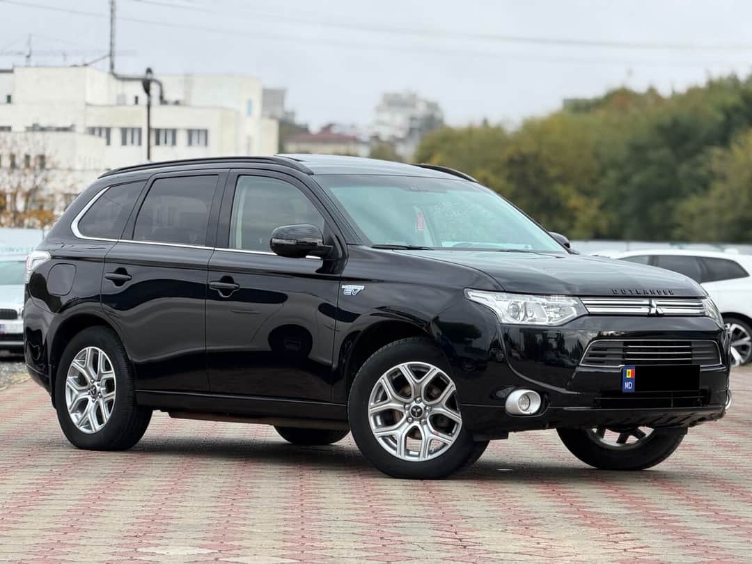 Mitsubishi Outlander 2