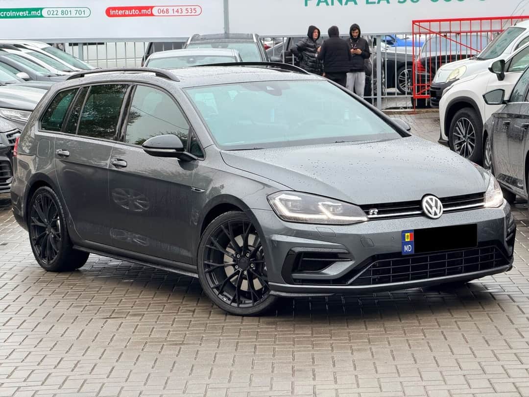 Volkswagen Golf R 2