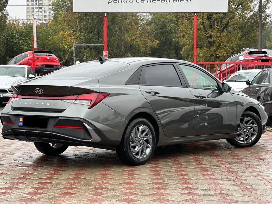 Hyundai Elantra 3