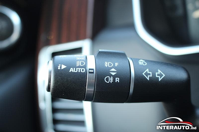 Land Rover Range Rover Vogue 2015 — Миниатюра 19
