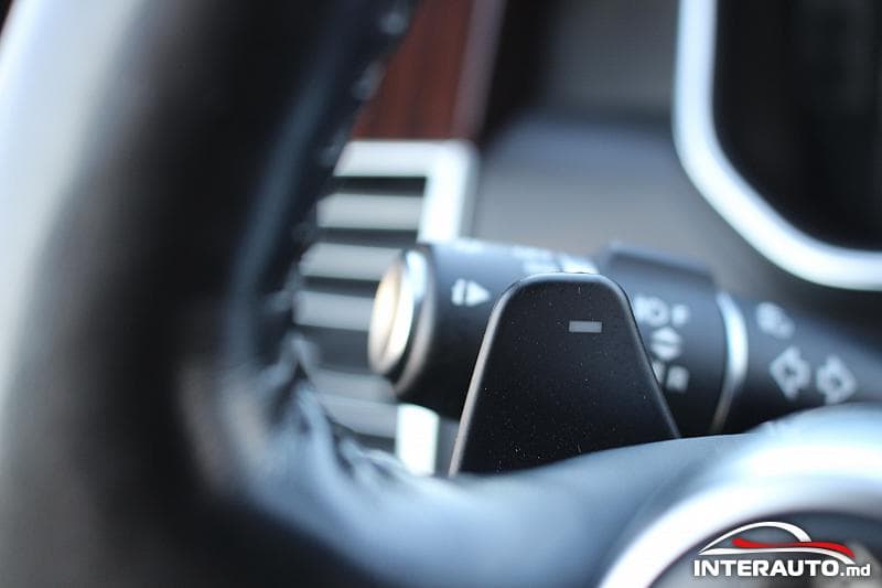 Land Rover Range Rover Vogue 2015 — Миниатюра 17