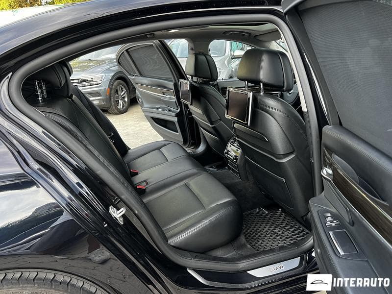 2014 BMW 730 — Miniatură 9