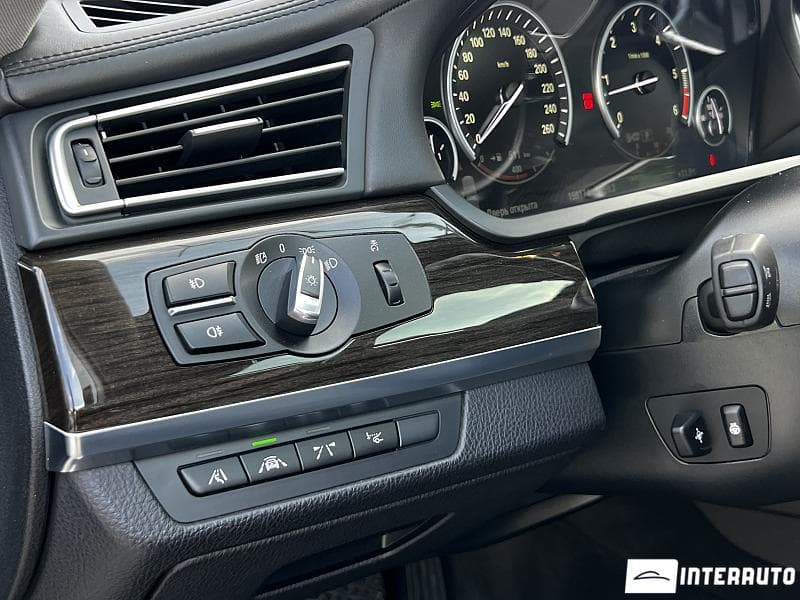 2014 BMW 730 — Miniatură 11