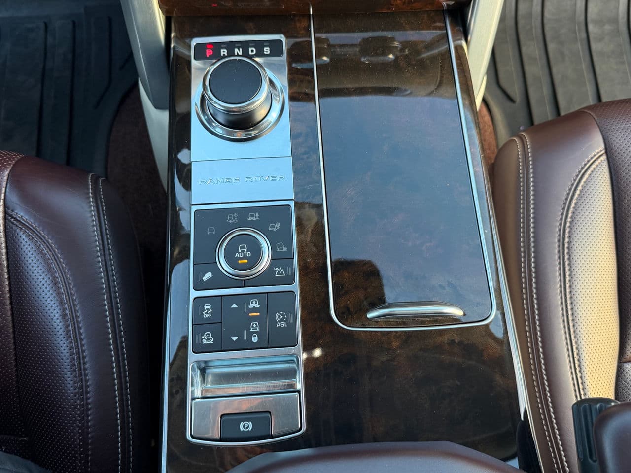 Land Rover Range Rover Vogue 2015 — Миниатюра 12