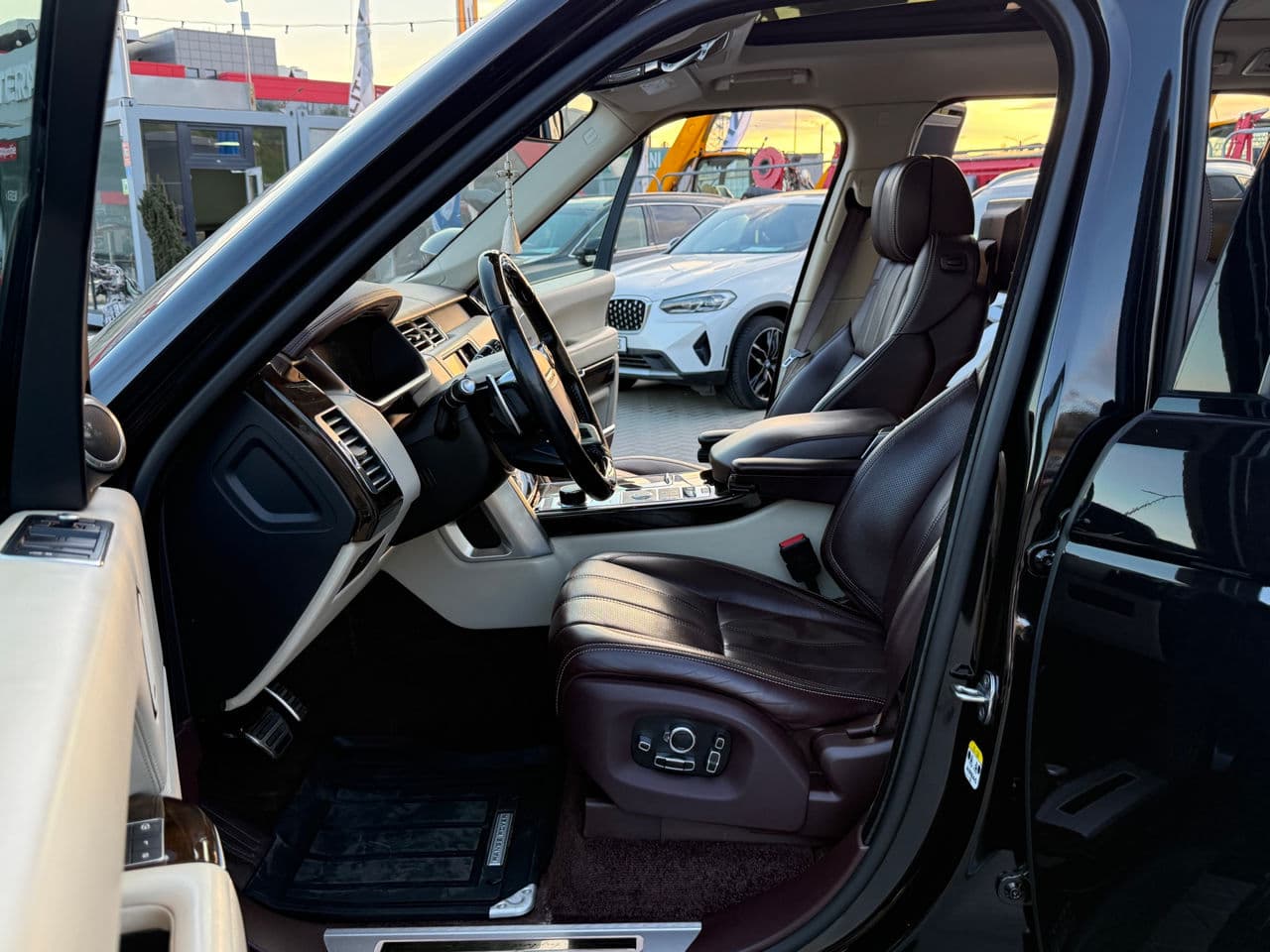 Land Rover Range Rover Vogue 2015 — Миниатюра 5