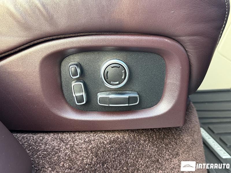 Land Rover Range Rover Vogue 2015 — Миниатюра 15