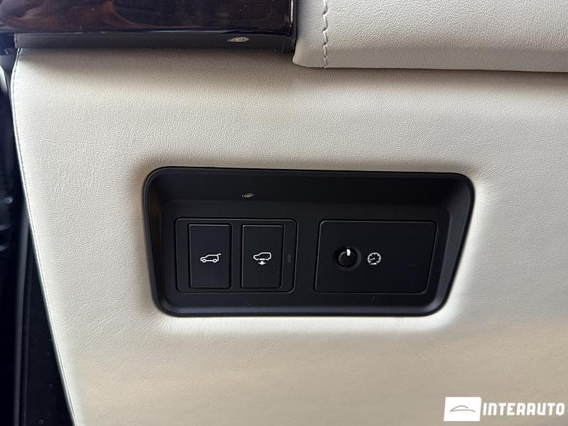Land Rover Range Rover Vogue 2015 — Миниатюра 27