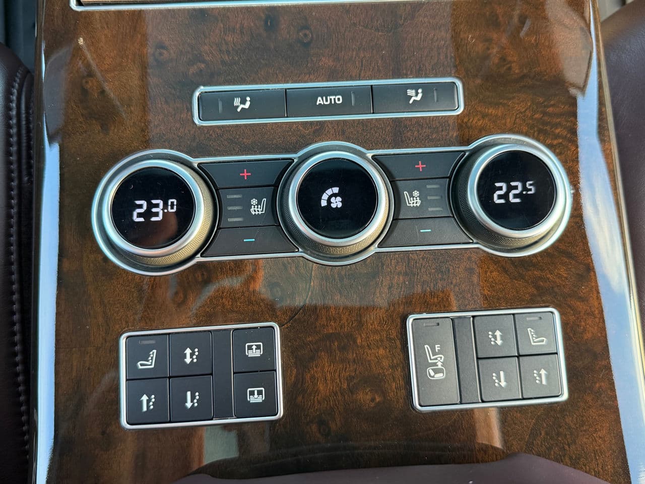 Land Rover Range Rover Vogue 2015 — Миниатюра 16