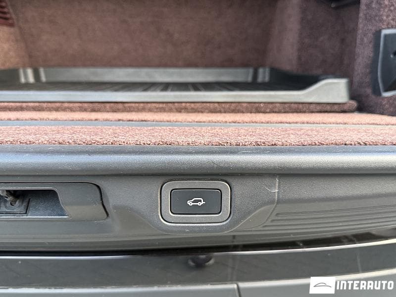Land Rover Range Rover Vogue 2015 — Миниатюра 30